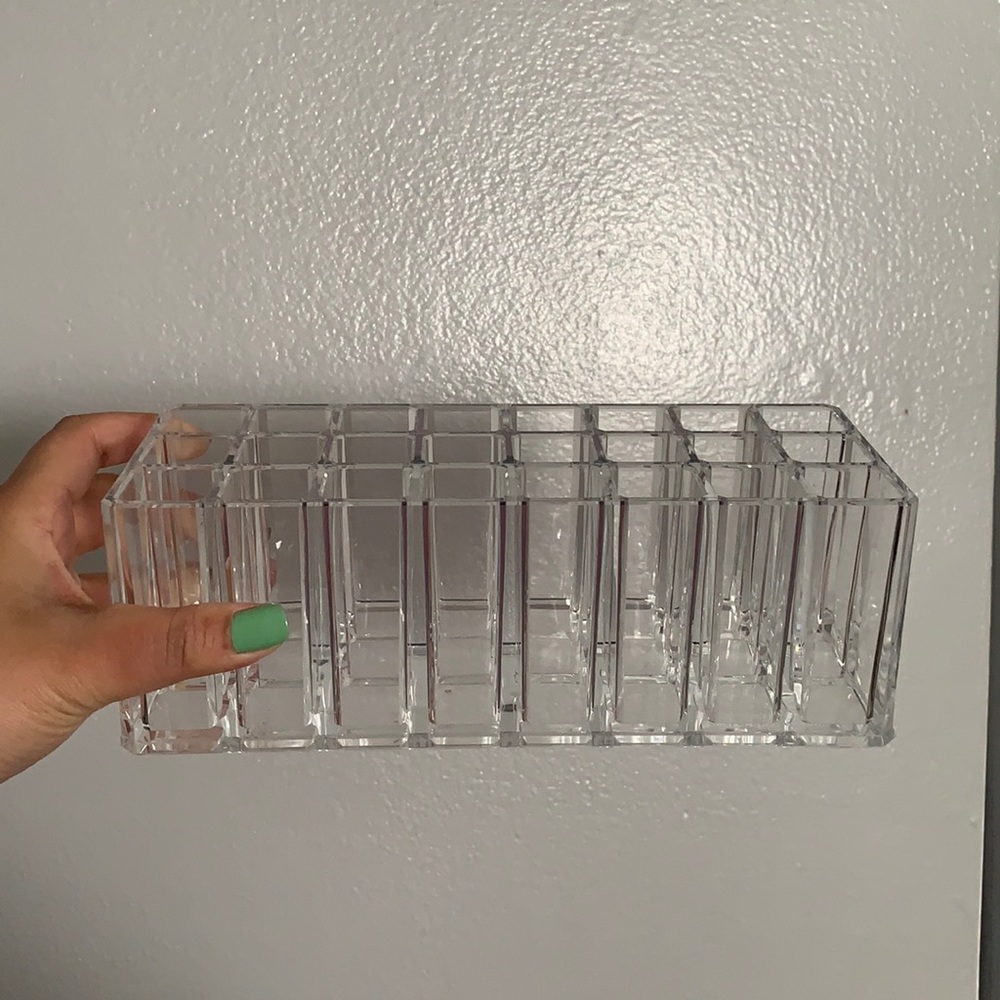 Acrylic lipstick holder